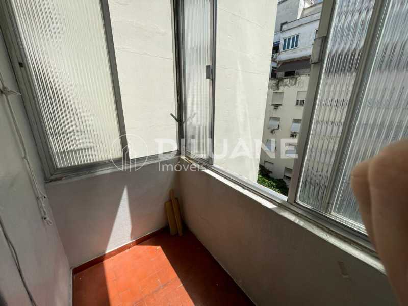 Apartamento à venda com 1 quarto, 30m² - Foto 18