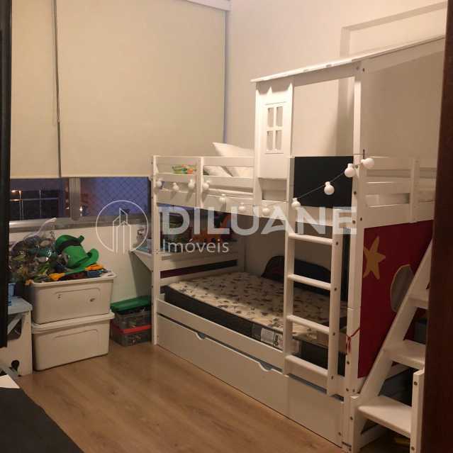 Apartamento à venda com 3 quartos, 108m² - Foto 12