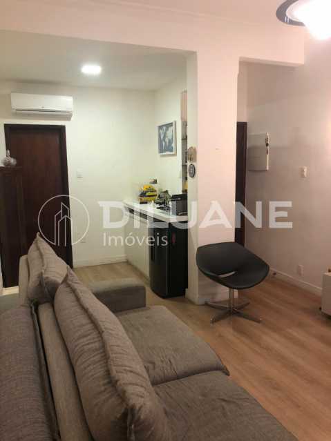 Apartamento à venda com 3 quartos, 108m² - Foto 2