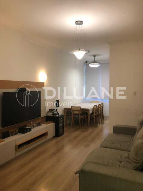 Apartamento à venda com 3 quartos, 108m² - Foto 1