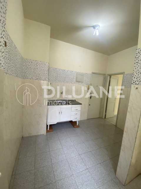 Apartamento à venda com 2 quartos, 68m² - Foto 5