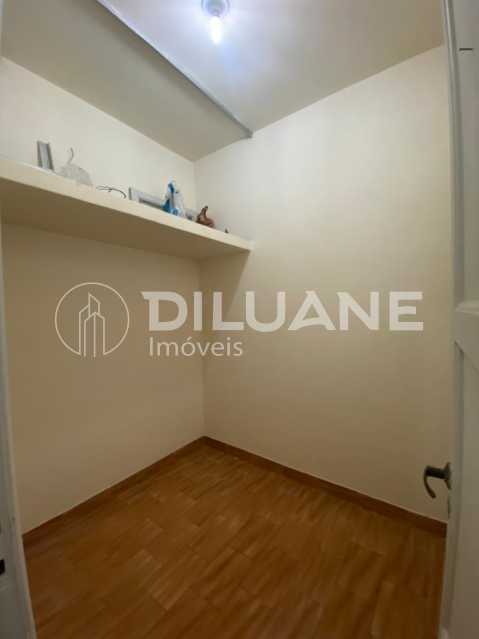 Apartamento à venda com 2 quartos, 68m² - Foto 4