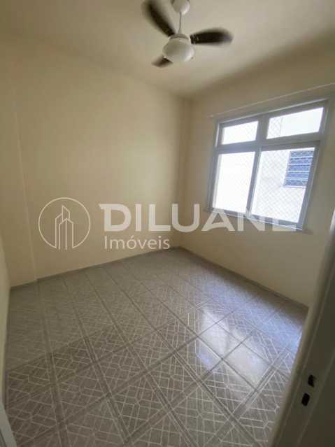 Apartamento à venda com 2 quartos, 68m² - Foto 14