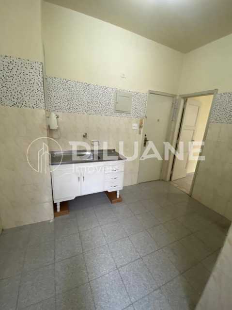 Apartamento à venda com 2 quartos, 68m² - Foto 17