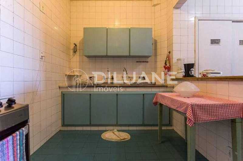 Apartamento à venda com 3 quartos, 175m² - Foto 17