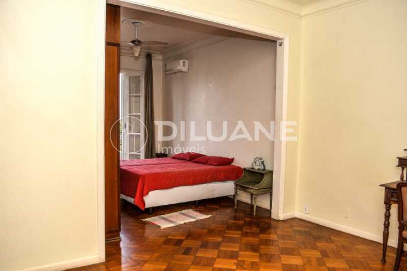 Apartamento à venda com 3 quartos, 175m² - Foto 9