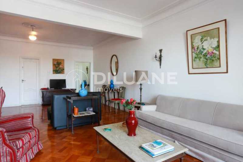 Apartamento à venda com 3 quartos, 175m² - Foto 23