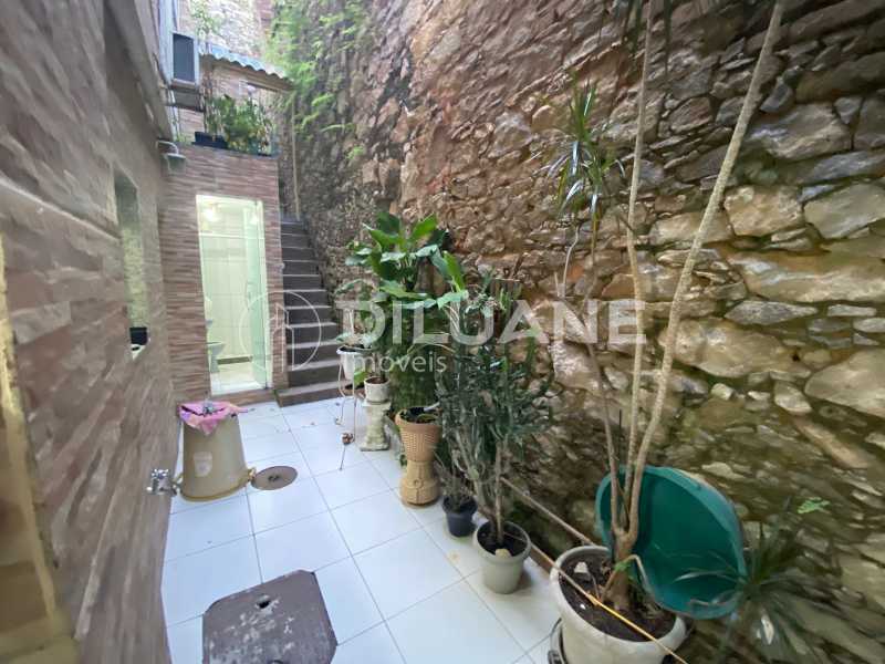 Casa à venda com 9 quartos, 260m² - Foto 15