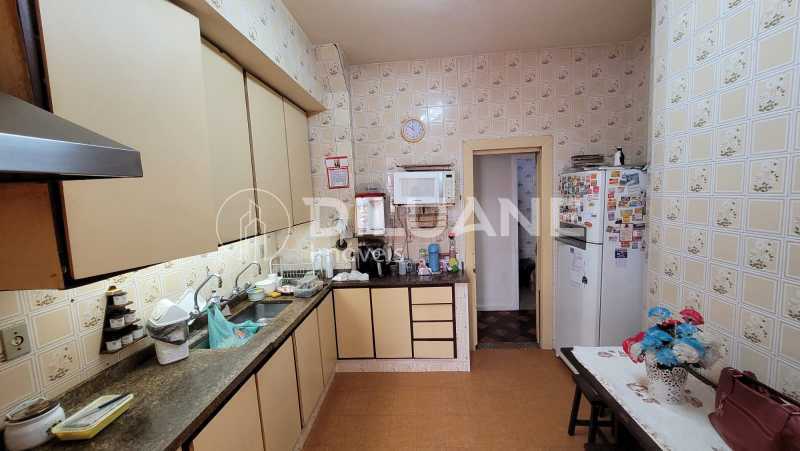 Apartamento à venda com 4 quartos, 180m² - Foto 19