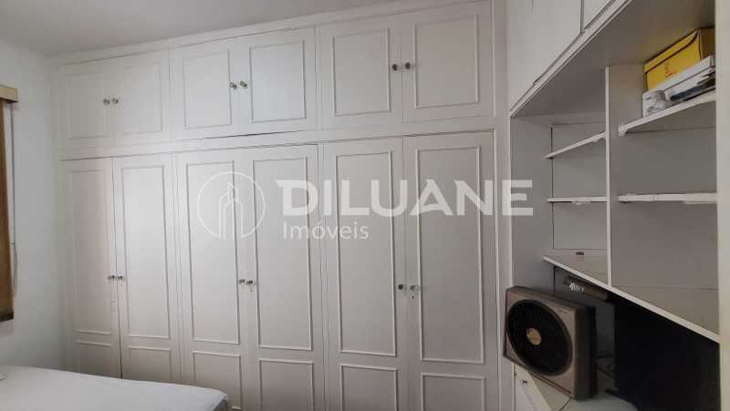 Apartamento à venda com 4 quartos, 180m² - Foto 12