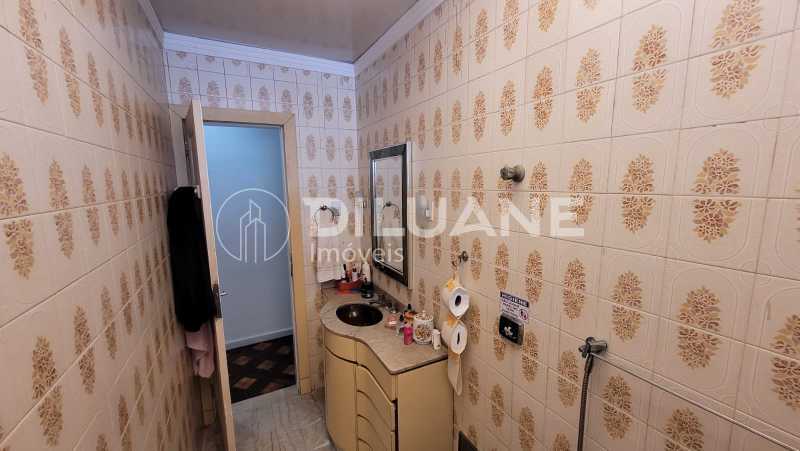 Apartamento à venda com 4 quartos, 180m² - Foto 18