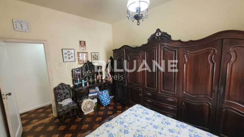 Apartamento à venda com 4 quartos, 180m² - Foto 8