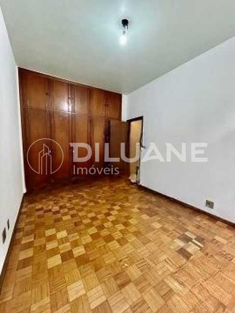 Apartamento à venda com 3 quartos, 137m² - Foto 23