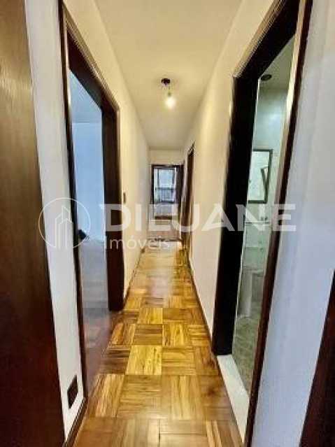 Apartamento à venda com 3 quartos, 137m² - Foto 27