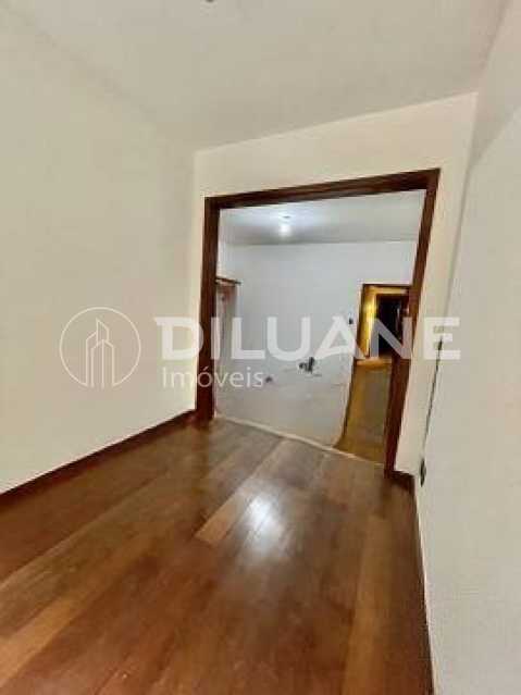 Apartamento à venda com 3 quartos, 137m² - Foto 29