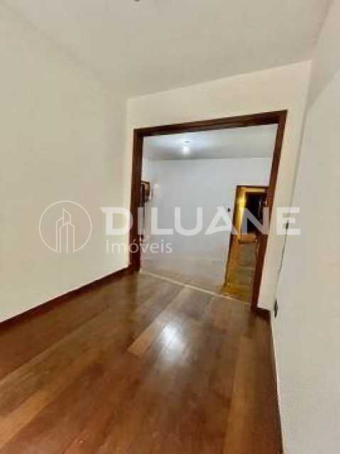 Apartamento à venda com 3 quartos, 137m² - Foto 24