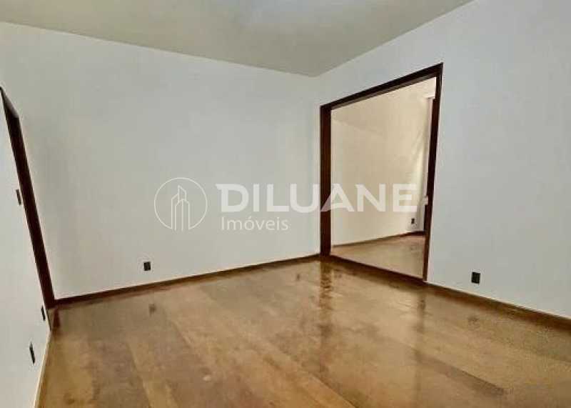 Apartamento à venda com 3 quartos, 137m² - Foto 30