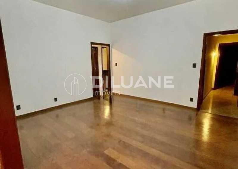 Apartamento à venda com 3 quartos, 137m² - Foto 31