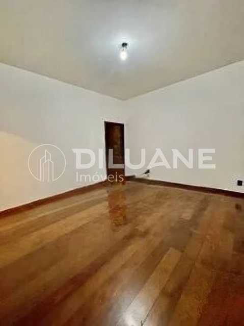 Apartamento à venda com 3 quartos, 137m² - Foto 32