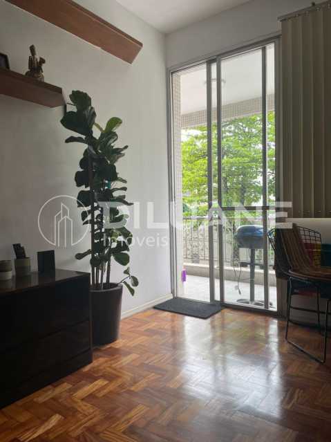 Apartamento à venda com 2 quartos, 110m² - Foto 6