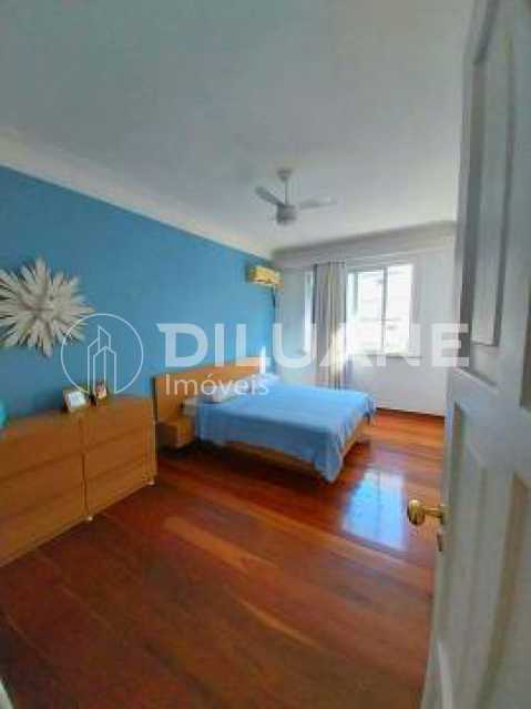 Apartamento à venda com 5 quartos, 225m² - Foto 10