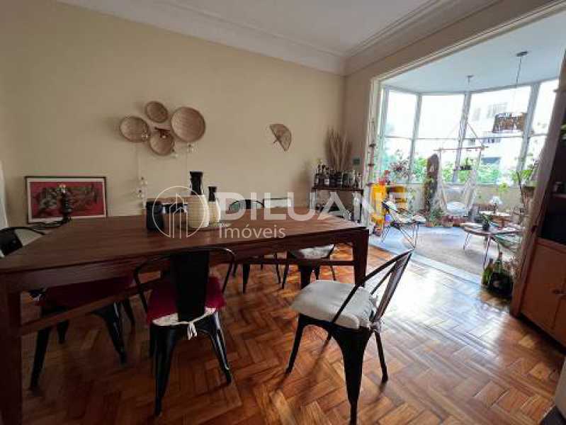 Apartamento à venda com 3 quartos, 134m² - Foto 3