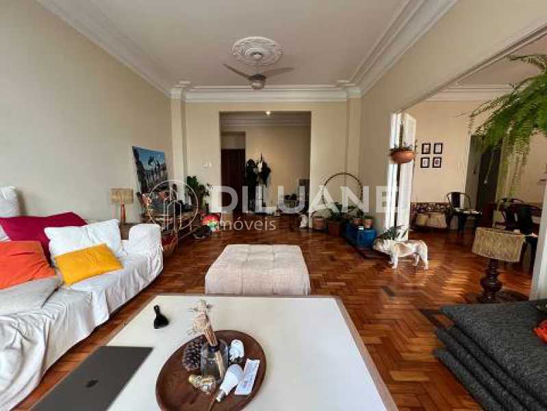 Apartamento à venda com 3 quartos, 134m² - Foto 12