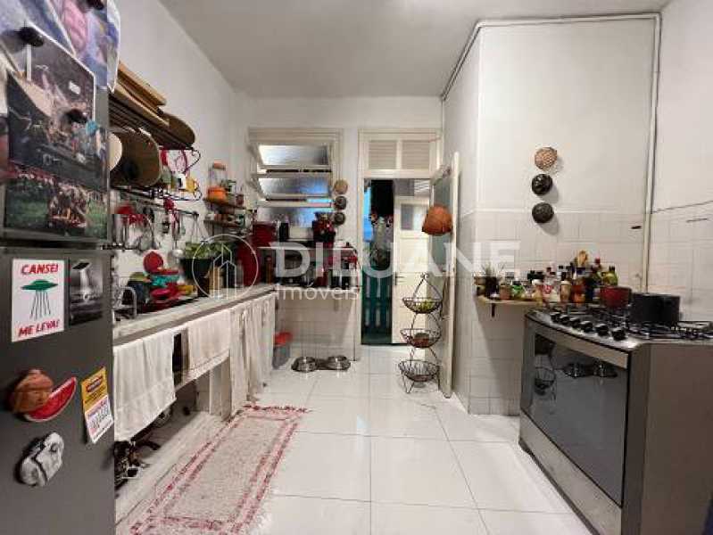 Apartamento à venda com 3 quartos, 134m² - Foto 17