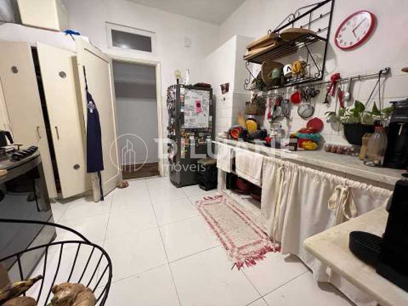 Apartamento à venda com 3 quartos, 134m² - Foto 21