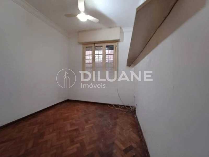 Apartamento à venda com 3 quartos, 110m² - Foto 4