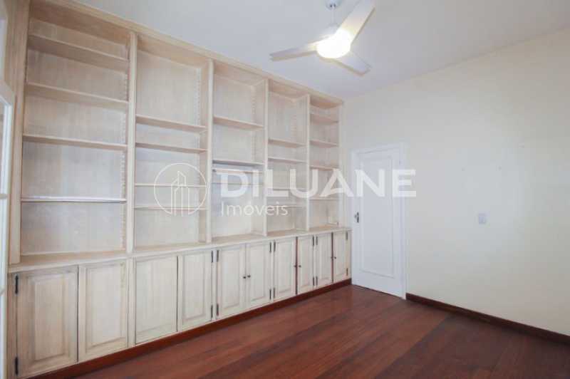 Apartamento à venda com 4 quartos, 235m² - Foto 10