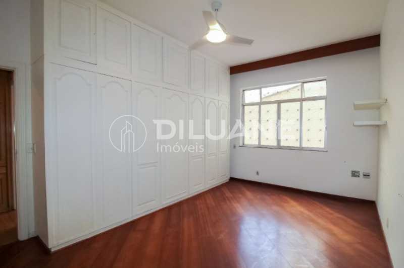 Apartamento à venda com 4 quartos, 235m² - Foto 8