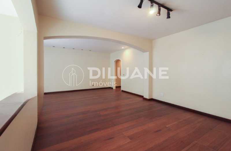 Apartamento à venda com 4 quartos, 235m² - Foto 3