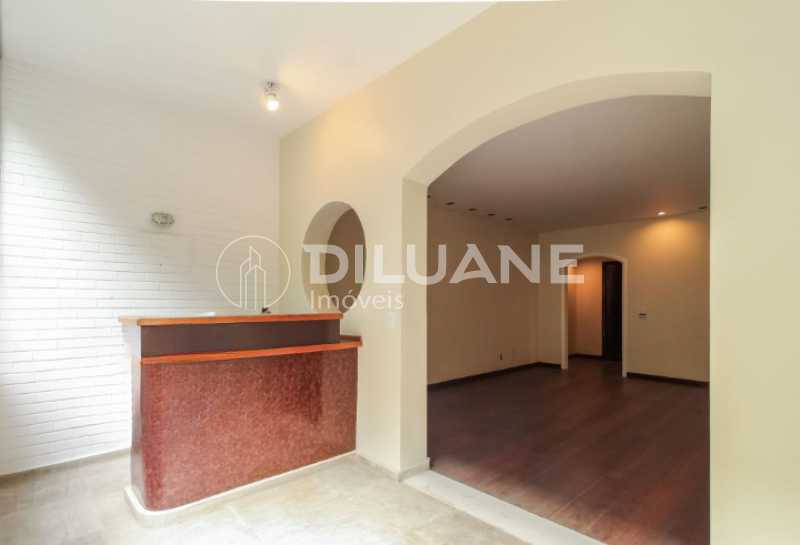 Apartamento à venda com 4 quartos, 235m² - Foto 9