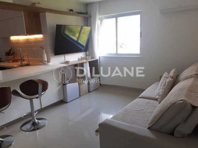 Apartamento à venda com 2 quartos, 69m² - Foto 3