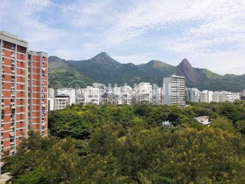 Apartamento à venda com 2 quartos, 69m² - Foto 5