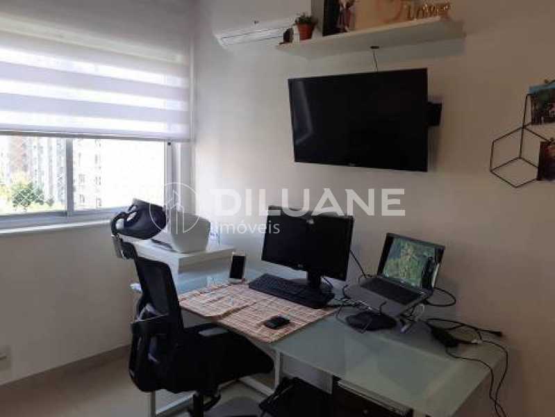 Apartamento à venda com 2 quartos, 69m² - Foto 14