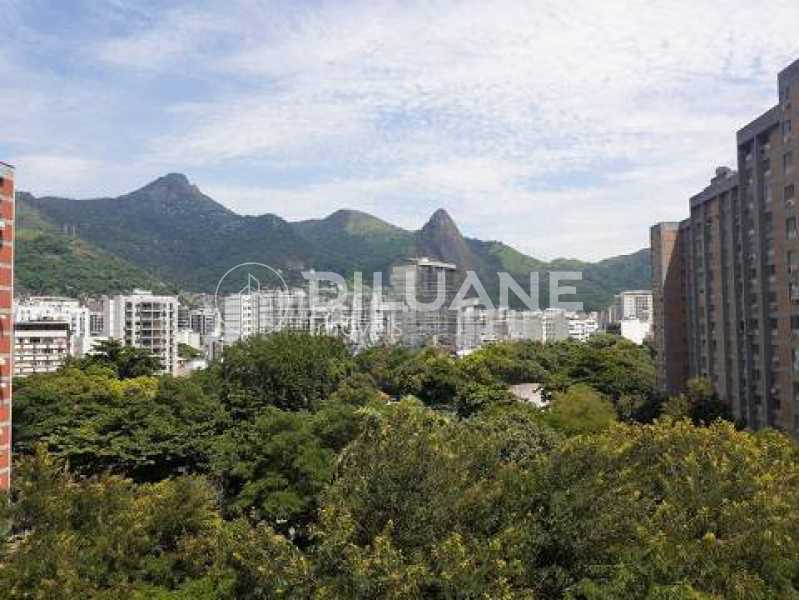 Apartamento à venda com 2 quartos, 69m² - Foto 1