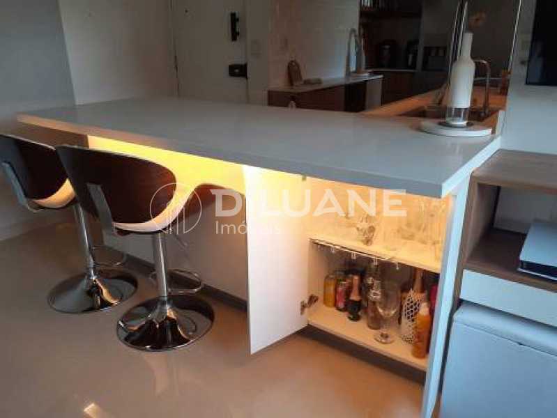 Apartamento à venda com 2 quartos, 69m² - Foto 19