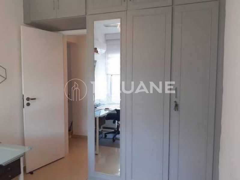 Apartamento à venda com 2 quartos, 69m² - Foto 28