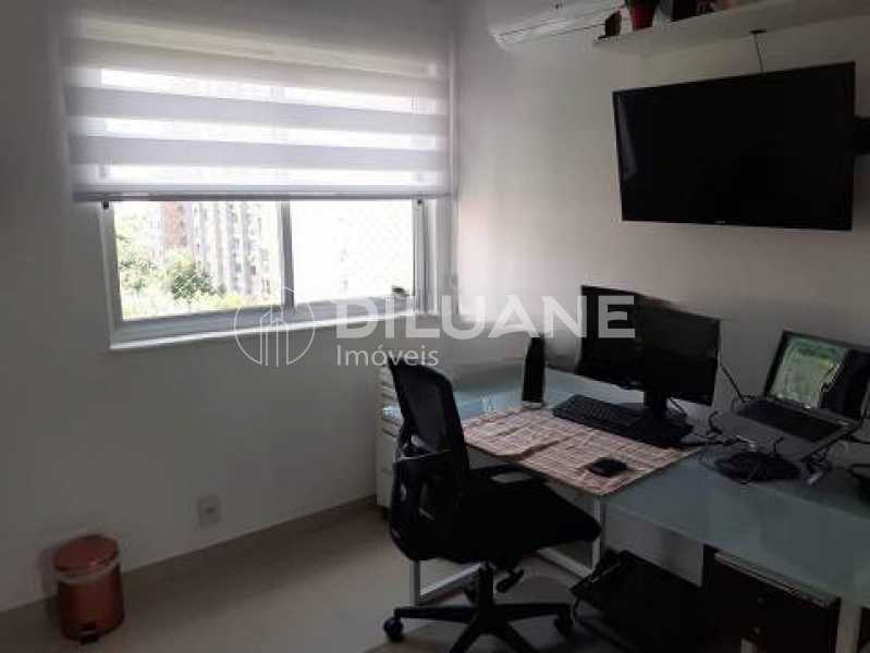 Apartamento à venda com 2 quartos, 69m² - Foto 29