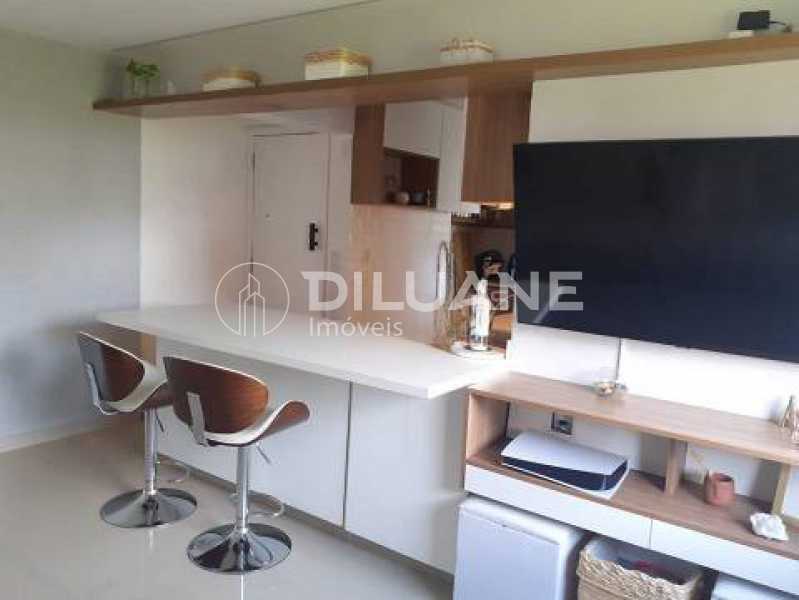 Apartamento à venda com 2 quartos, 69m² - Foto 30