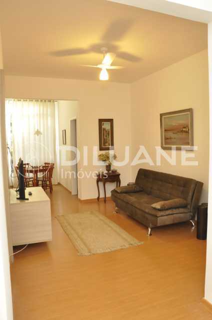 Apartamento à venda com 3 quartos, 100m² - Foto 1