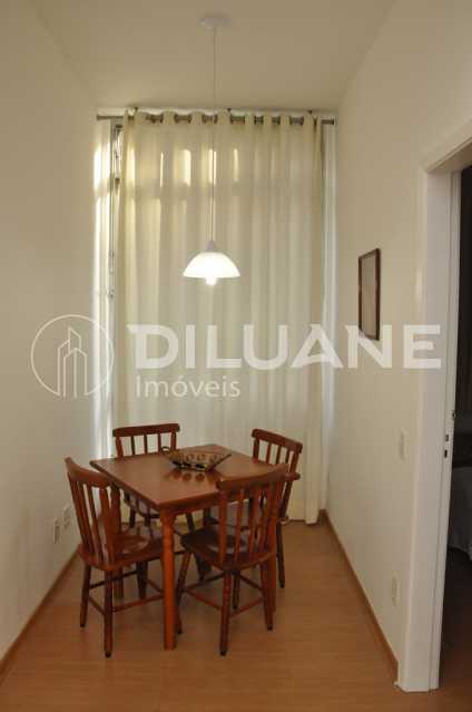 Apartamento à venda com 3 quartos, 100m² - Foto 2