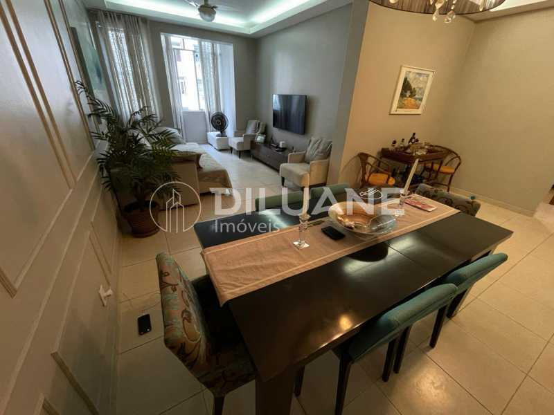 Apartamento à venda com 3 quartos, 120m² - Foto 2