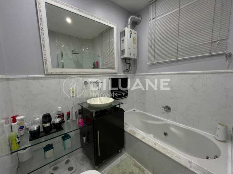 Apartamento à venda com 3 quartos, 120m² - Foto 12