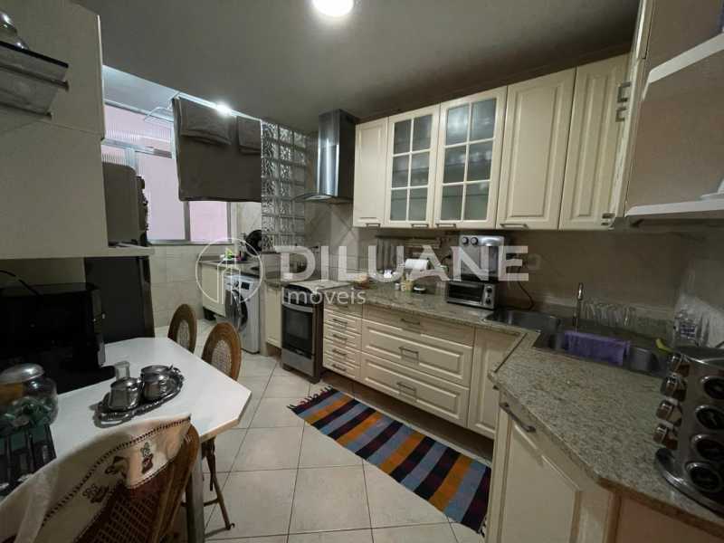 Apartamento à venda com 3 quartos, 120m² - Foto 25