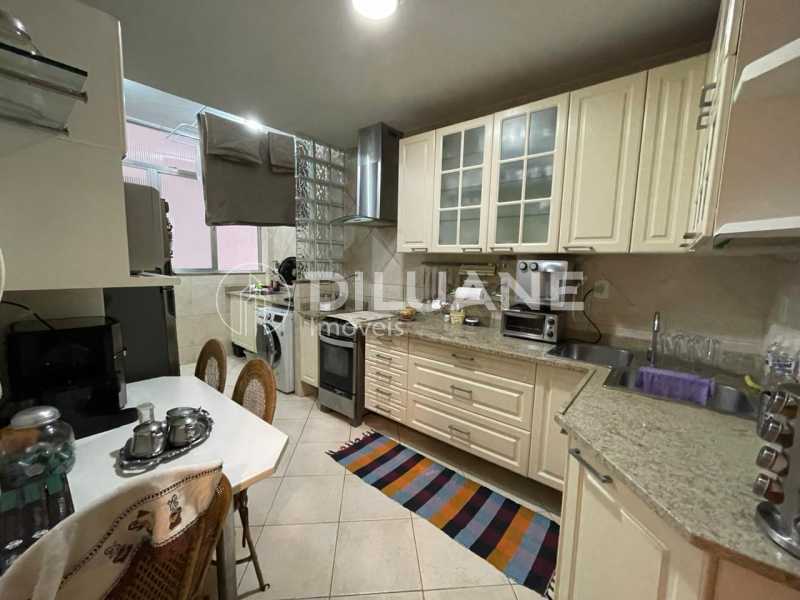 Apartamento à venda com 3 quartos, 120m² - Foto 28