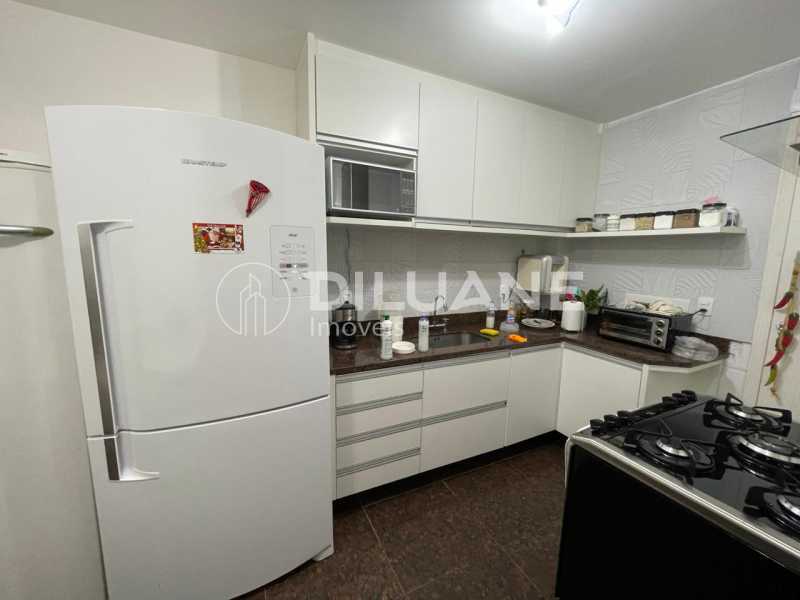 Apartamento à venda com 3 quartos, 84m² - Foto 24