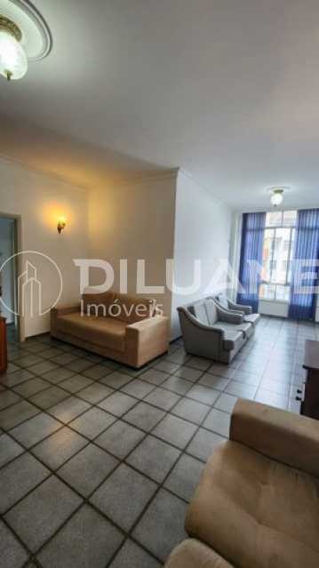 Apartamento à venda com 3 quartos, 130m² - Foto 1